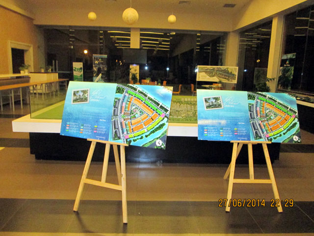 Standee 3 chân Ecopark