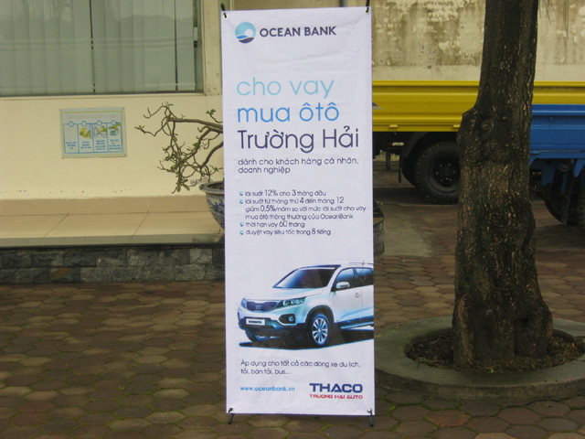 Standee, giá X, giá cuốn