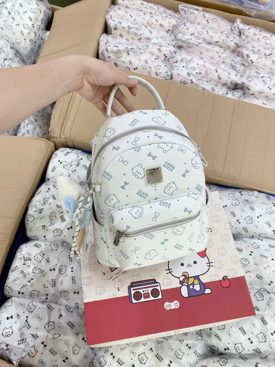 8032# Balo Cow Kitty kèm charm
