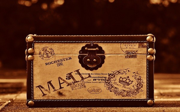 Vali in Logo: Khẳng định dấu ấn thời trang đậm chất riêng