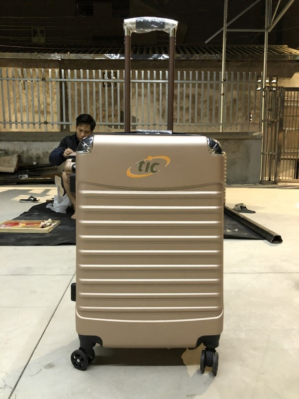 Vali cao cấp