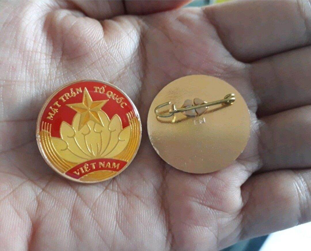 Huy hiệu cài áo in logo MTTQ Việt Nam
