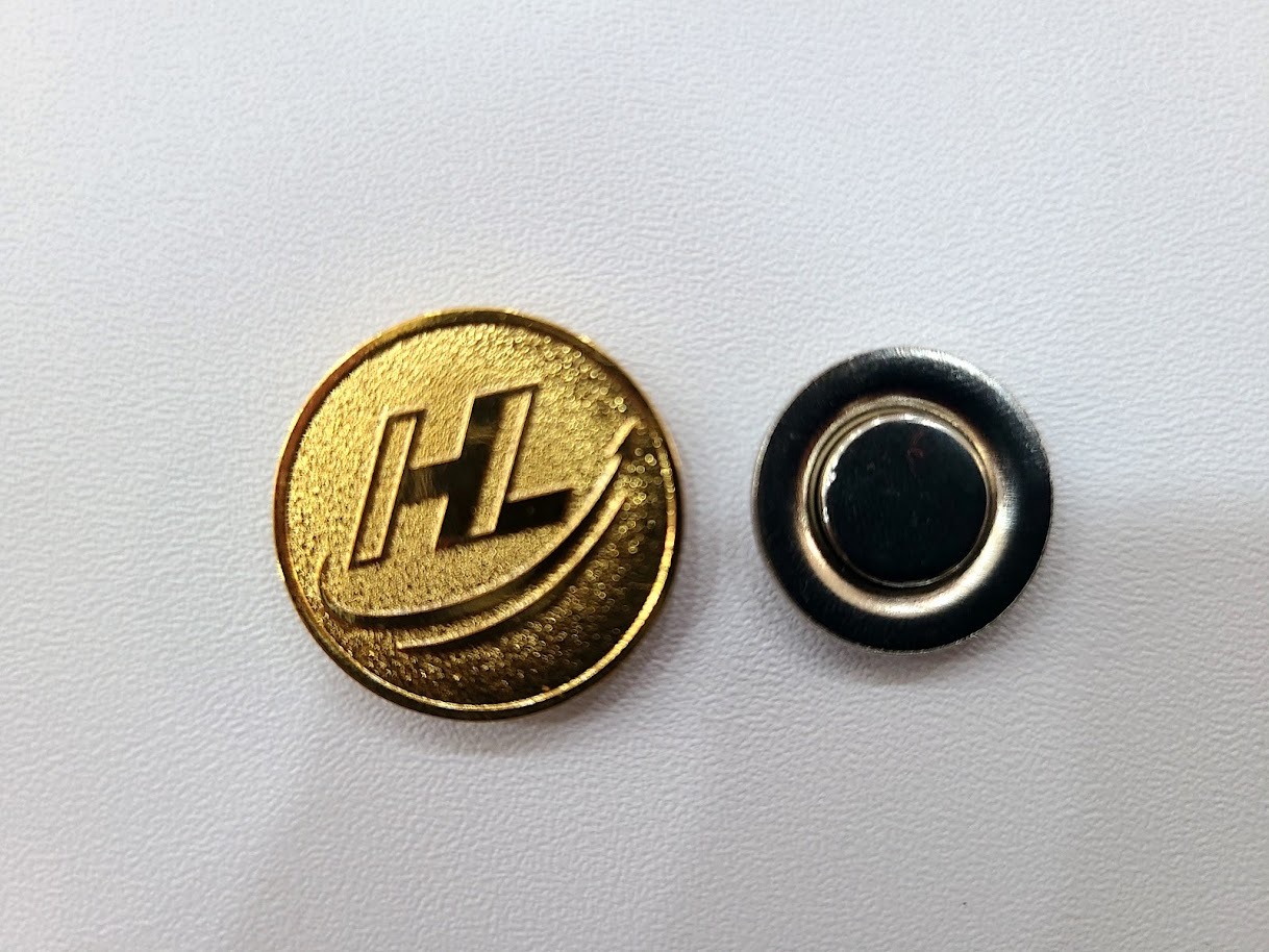 Huy hiệu mạ vàng