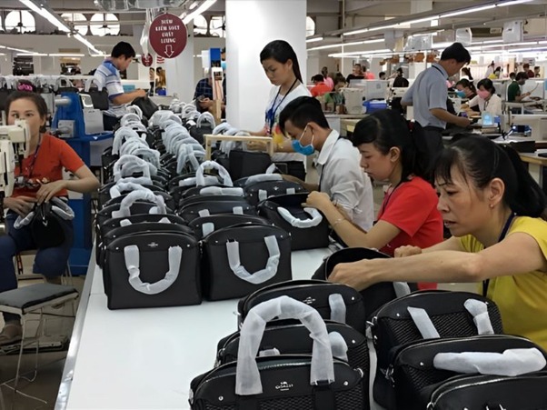 Kiểm tra thành phẩm trước khi giao đến tay khách hàng