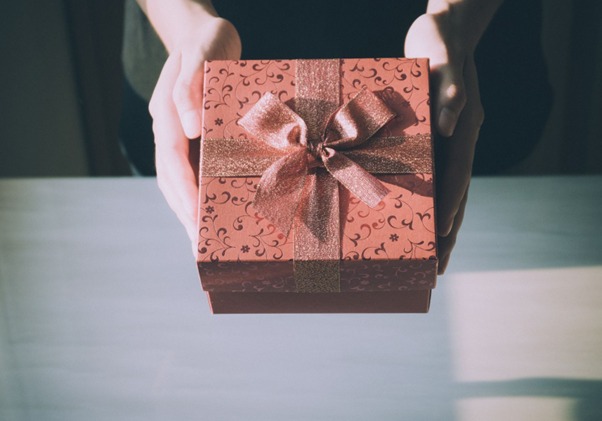 Những lưu ý khi tặng quà cho người đi nước ngoài
