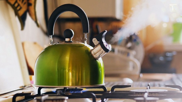 Sử dụng hơi nước để làm phẳng vùng da bị nhăn