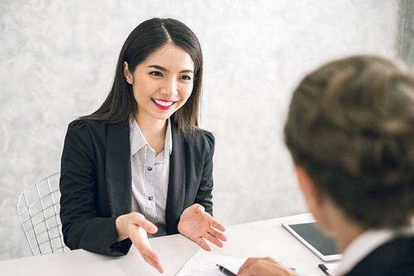 Tư vấn, hỗ trợ tận tình cho khách hàng
