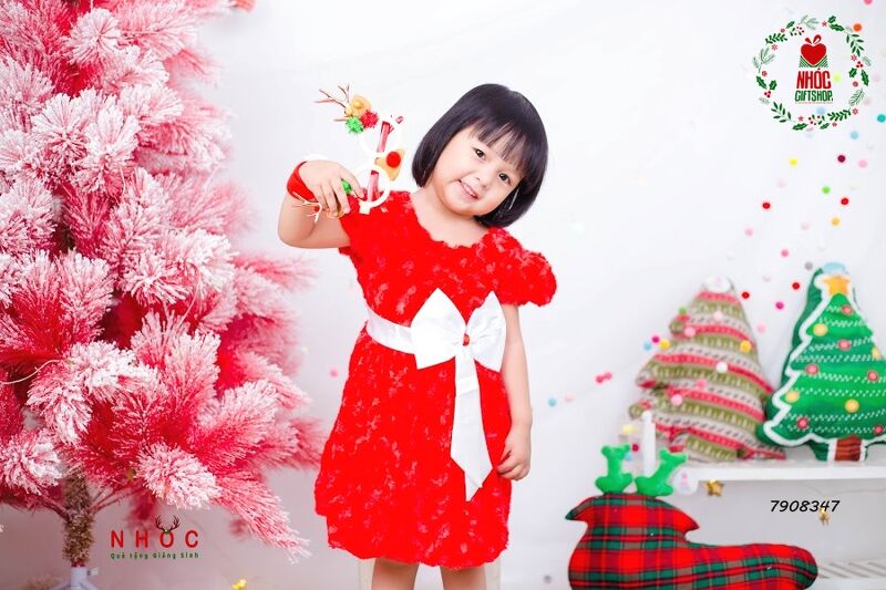 Đầm nhung noel búp bê lông hoa hồng - Đỏ