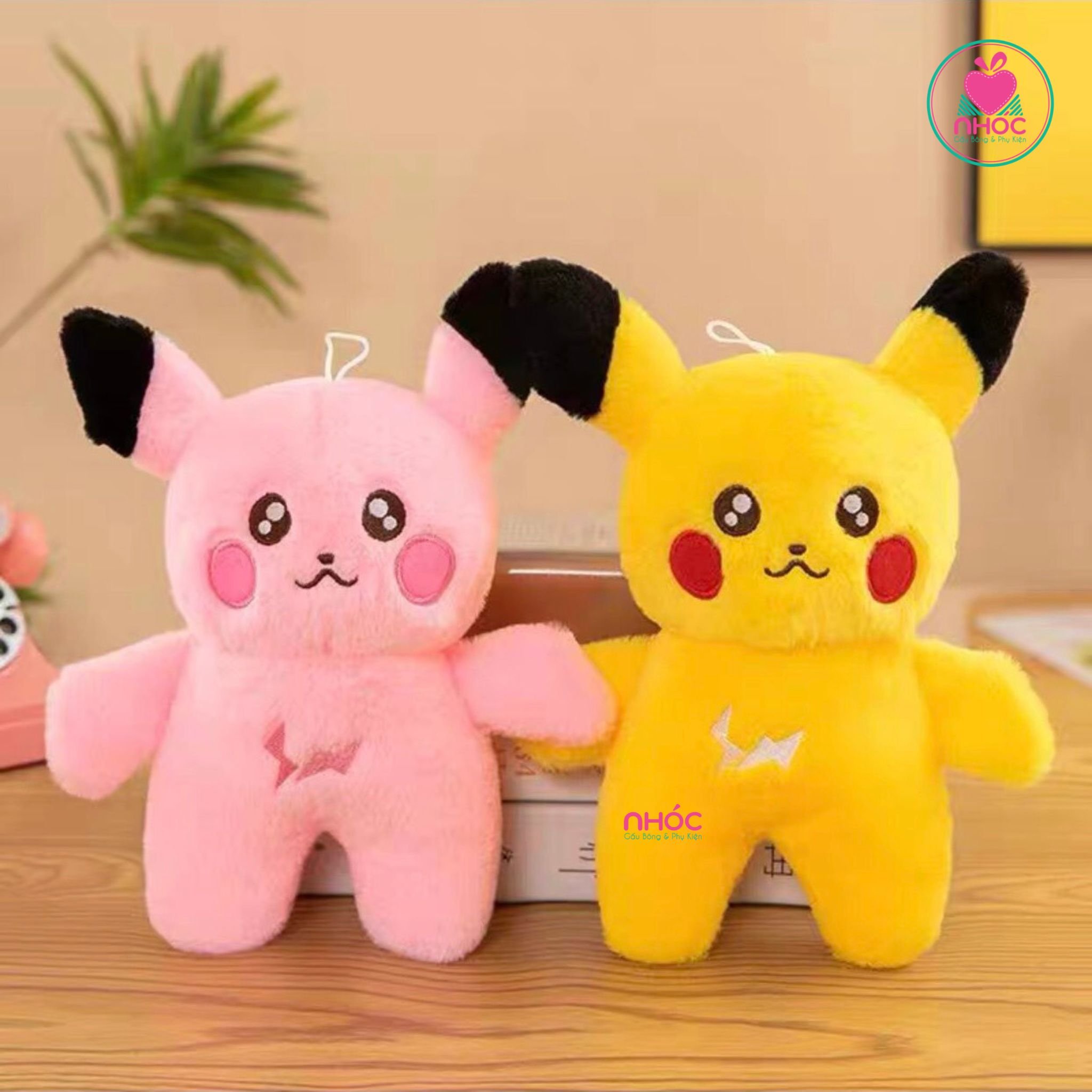 Thú bông nhỏ Pikachu lông xù đứng