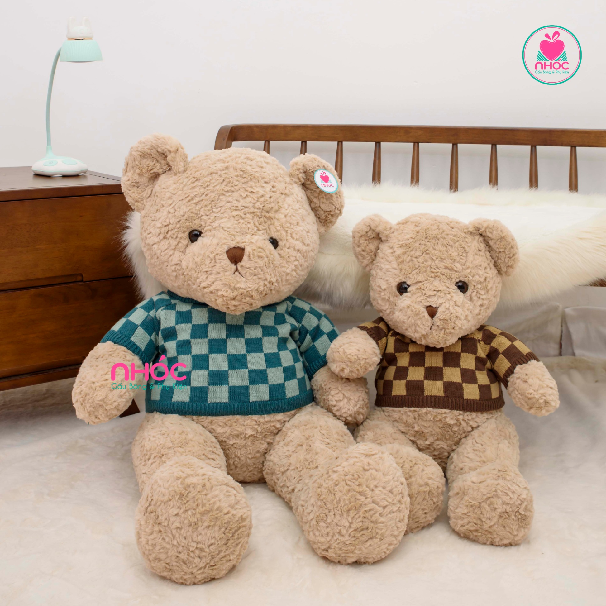 Gấu teddy mặc áo len sọc caro chân dài lông xù