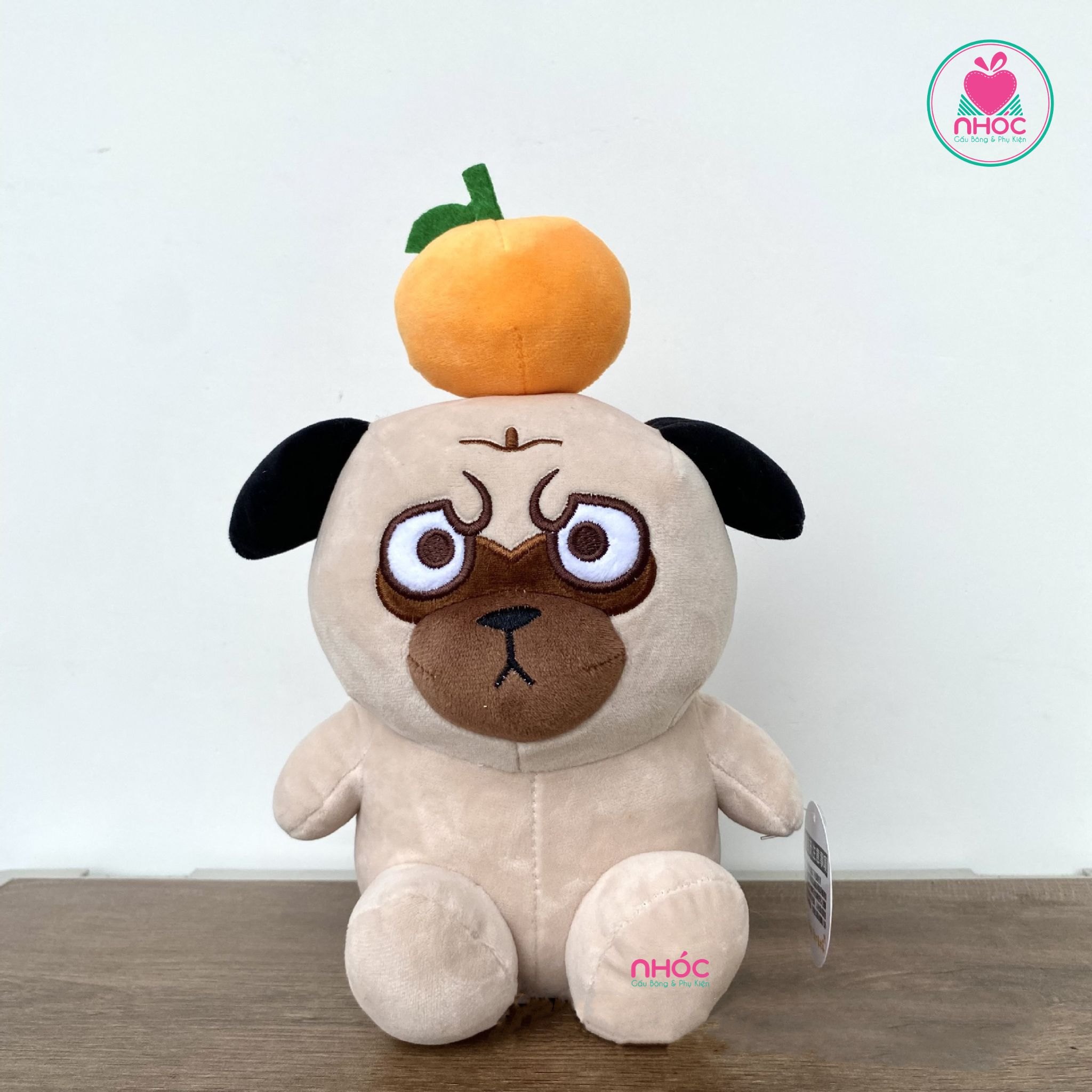 Thú bông nhỏ Chó Pug đầu đính trái cam lông mịn ngồi - Camel - 25120