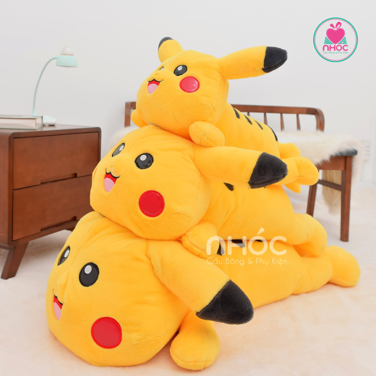 Thú bông Pikachu lông xù nằm