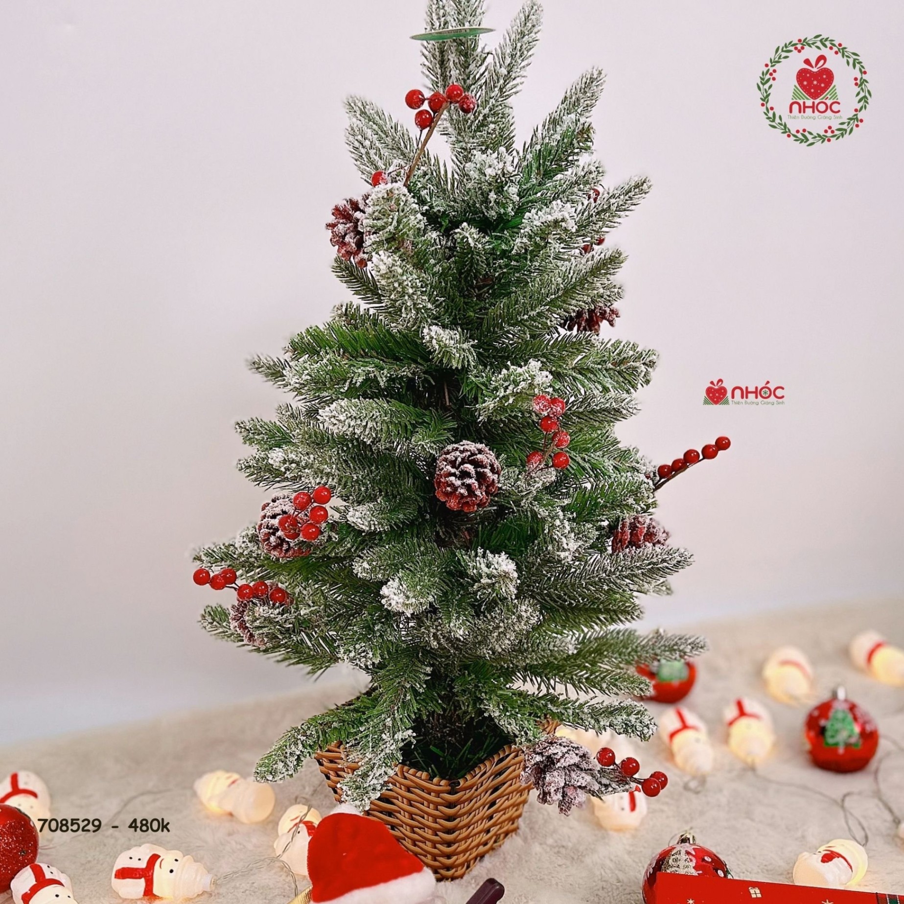 Cây thông Noel mini lá trang trí phủ tuyết gắn trái đỏ - LP - DIA - 60D - 60480