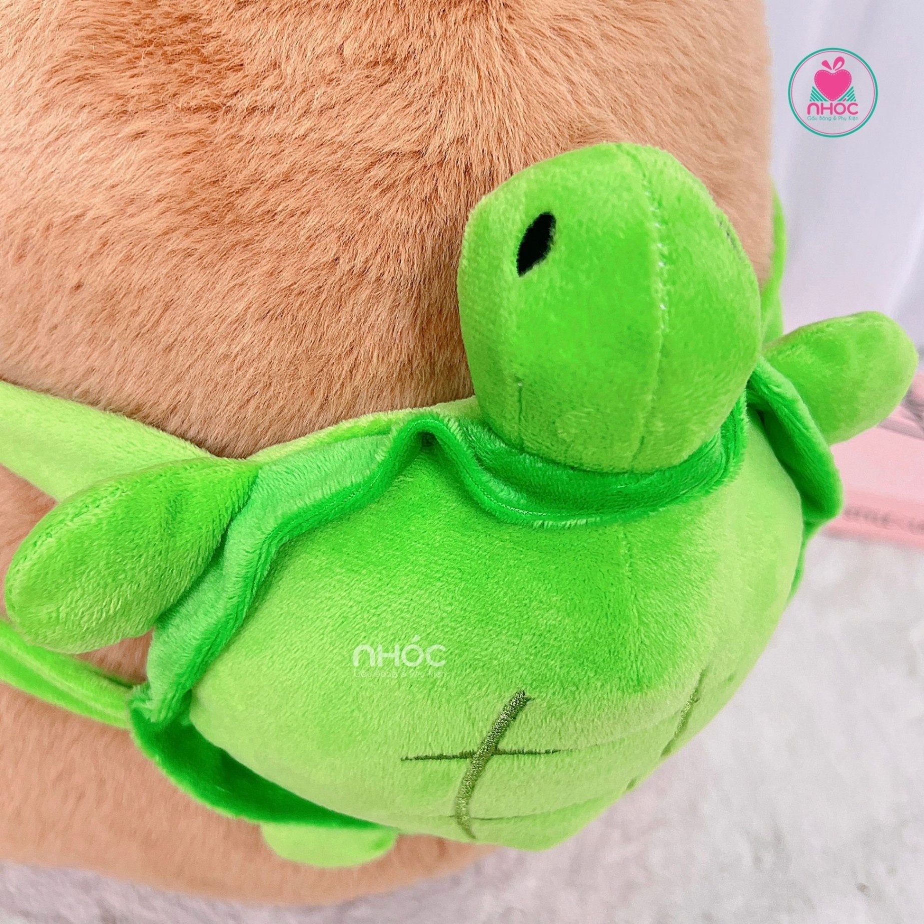 Thú bông Capybara đeo Balô rùa lông xù TC