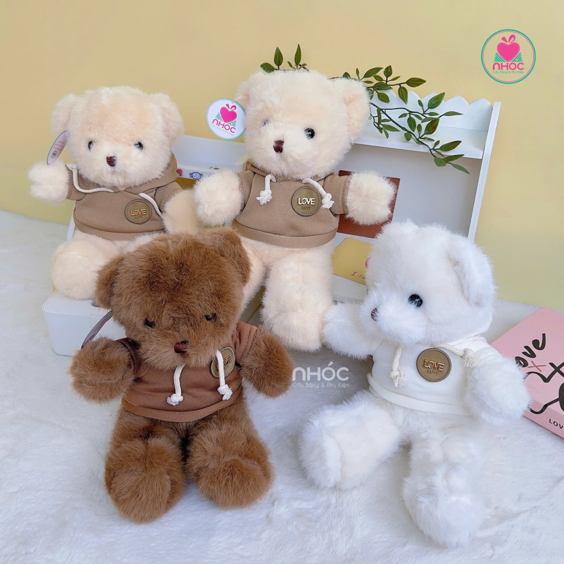 Gấu Teddy mặc áo logo Love CH