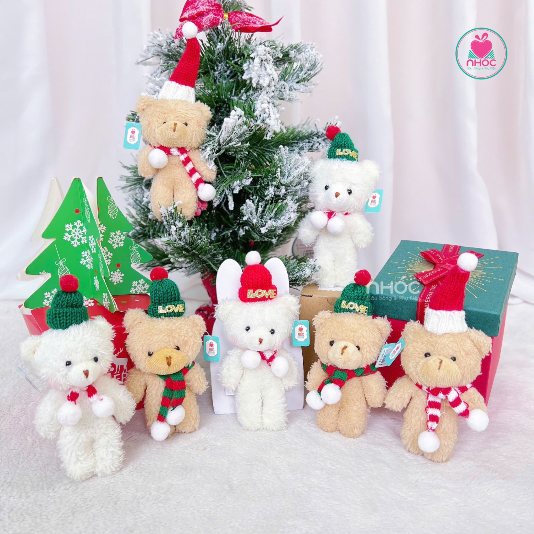 Móc khoá bông Noel Teddy choàng khăn