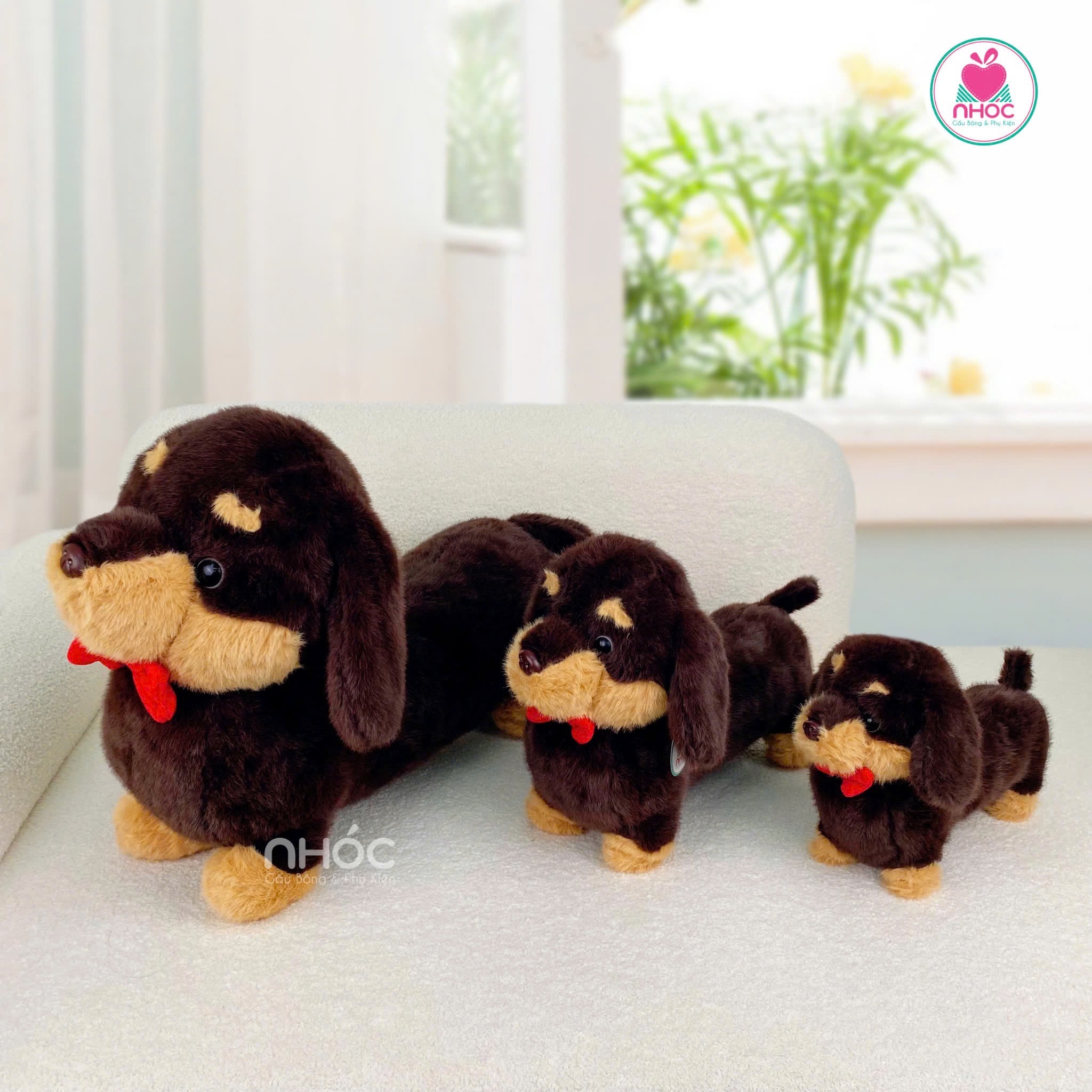 Thú bông chó Dachshund lông xù đứng