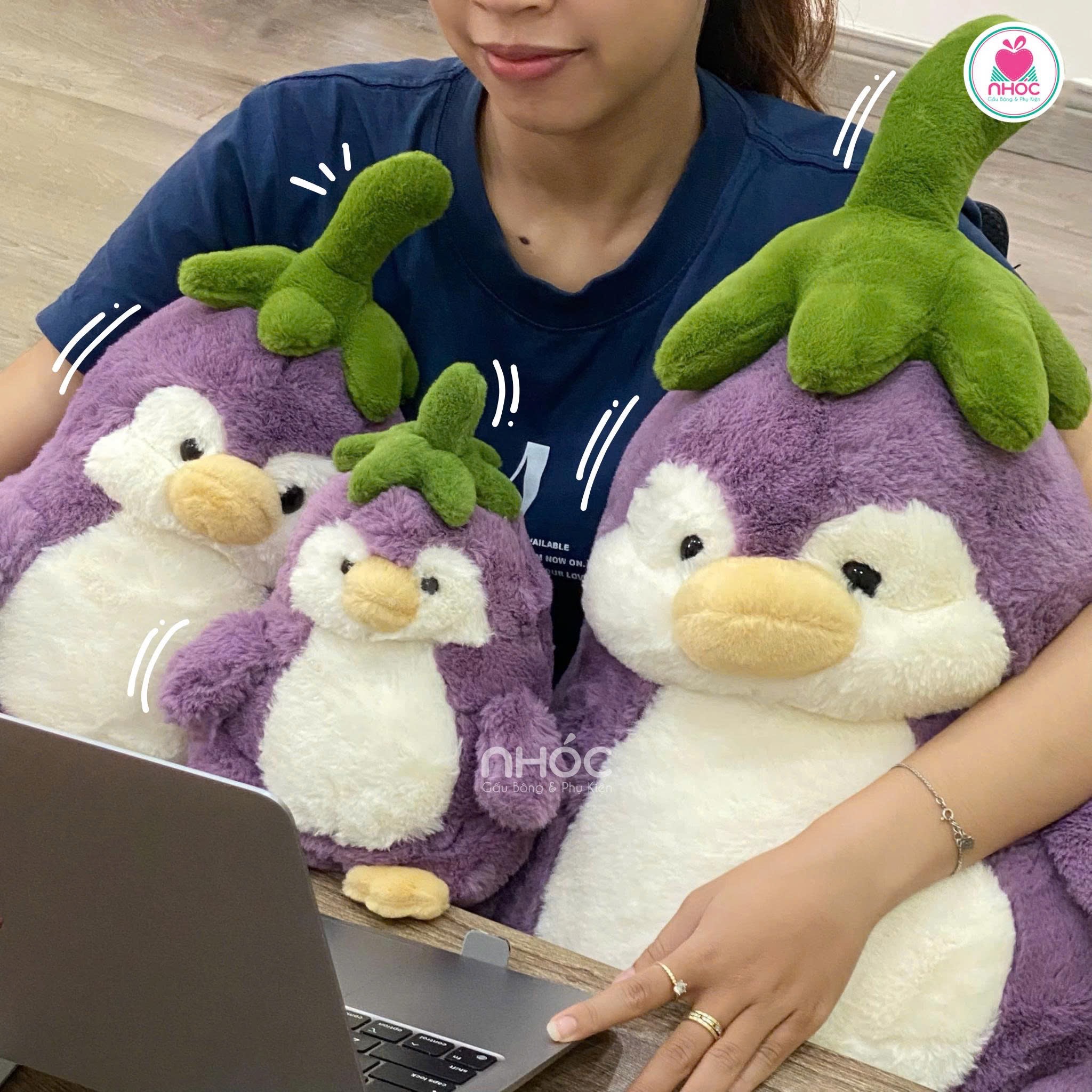Thú bông Chim cánh cụt cosplay cà tím
