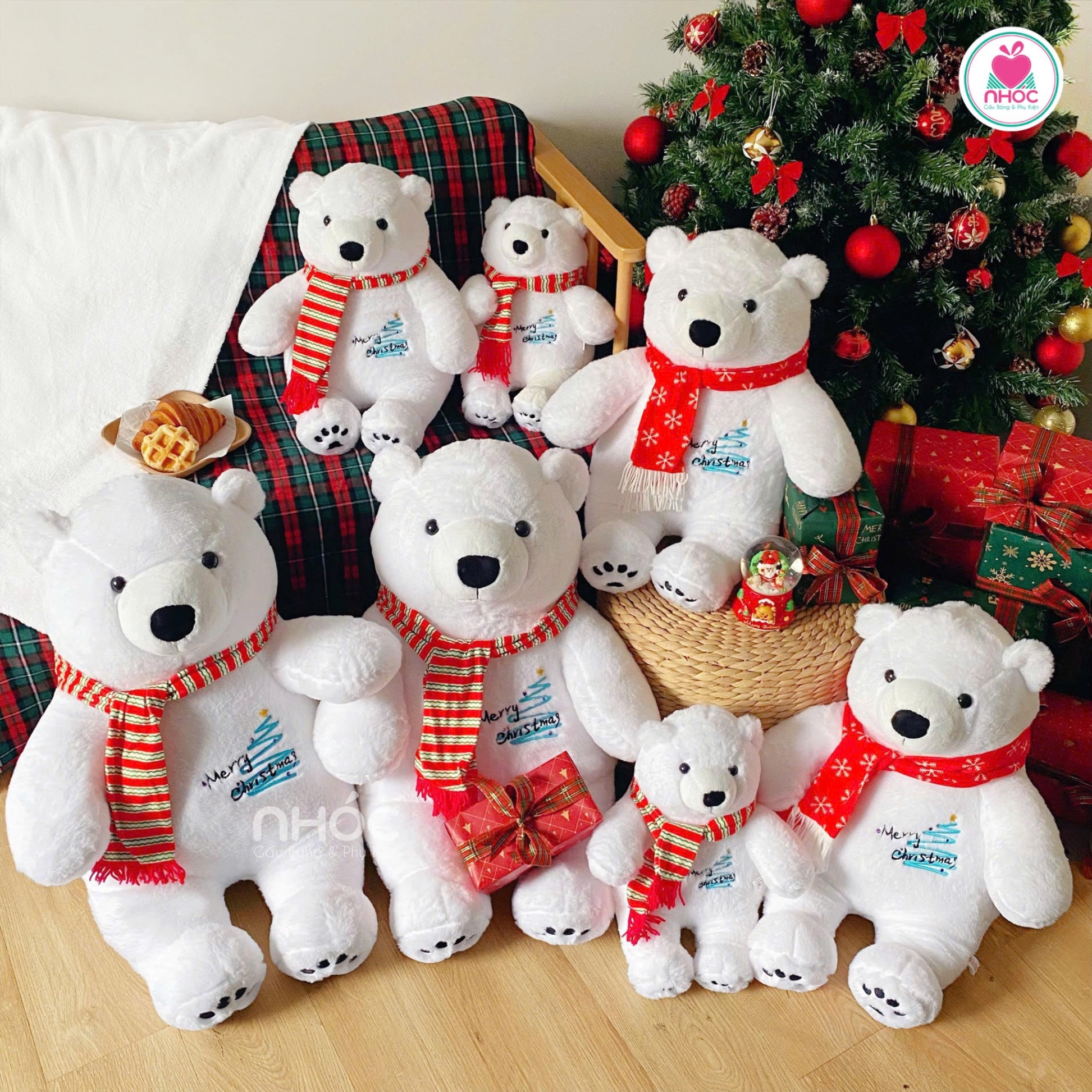 Gấu trắng Noel ngực thêu Merry Christmas TC