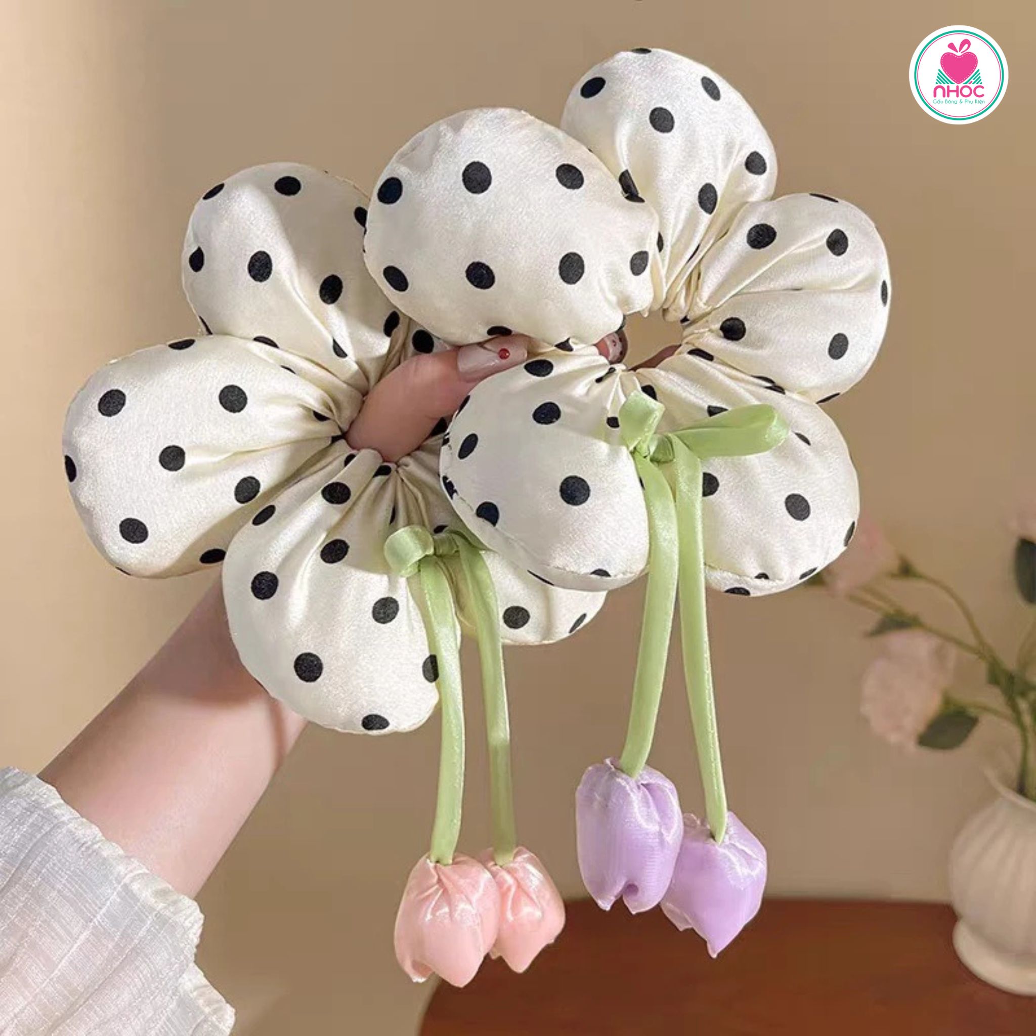 Cột tóc kiểu chấm bi đính hoa tulip - 014525