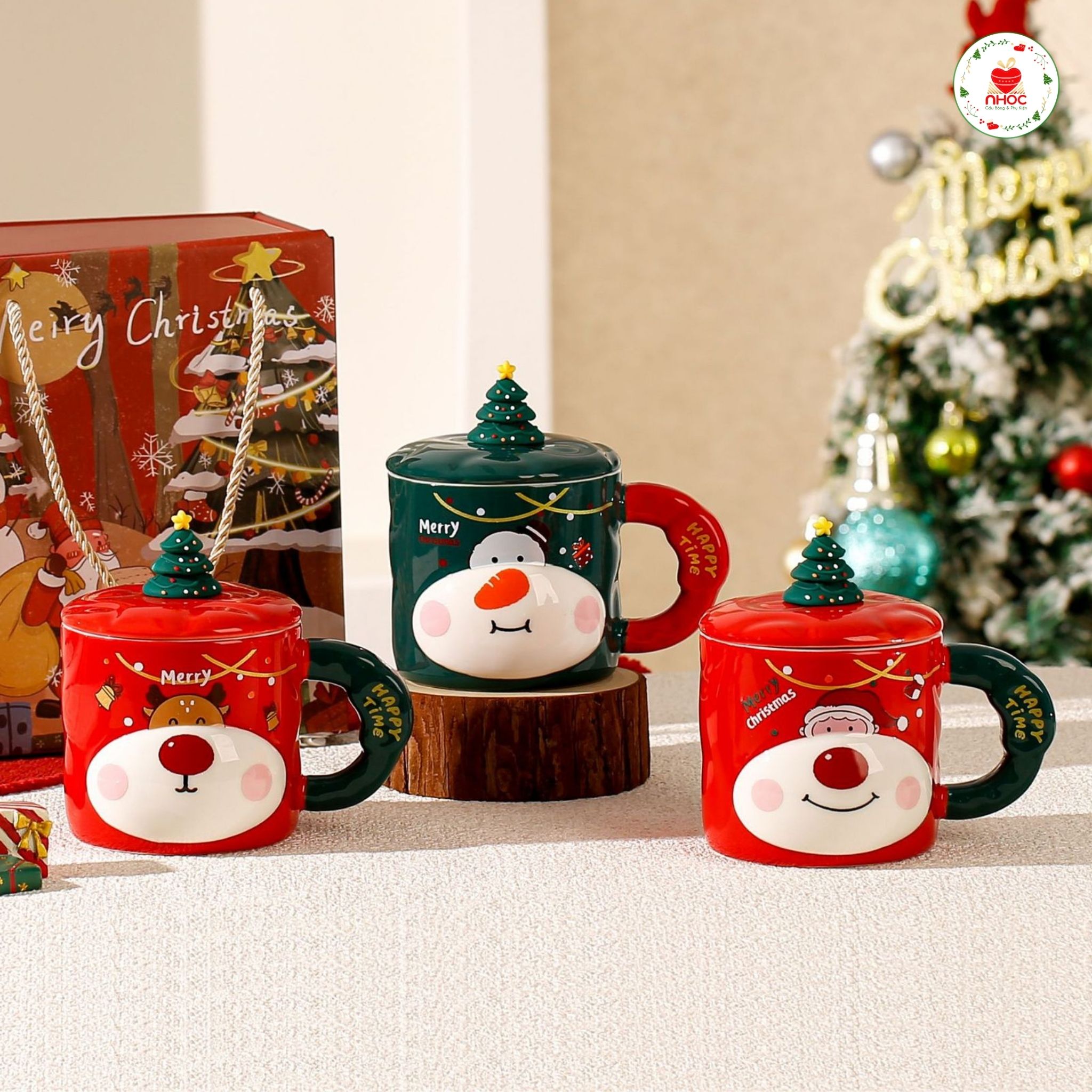 Ly sứ Noel họa tiết nổi nắp đính sticker