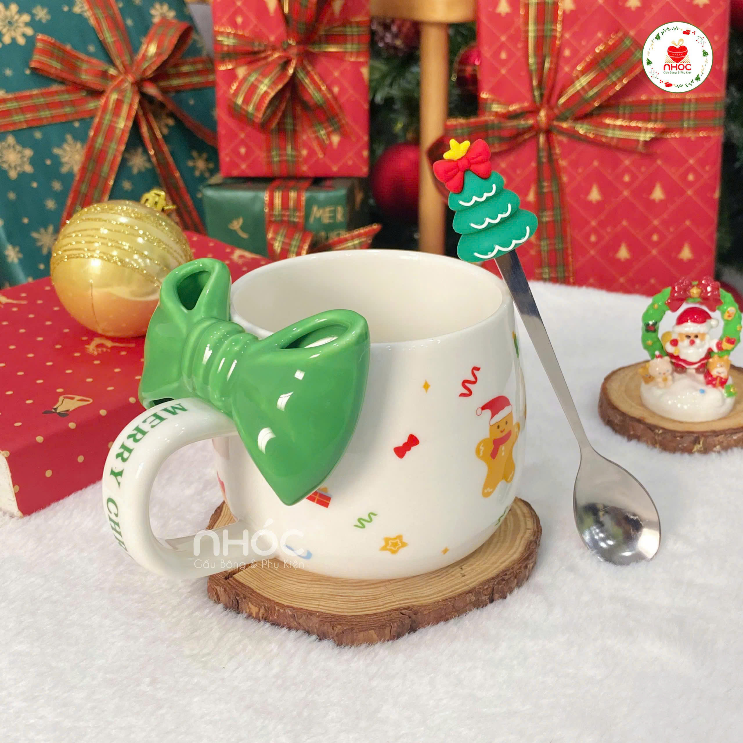 Ly sứ Noel tròn họa tiết quai đính nơ - Xanh lá - 14025