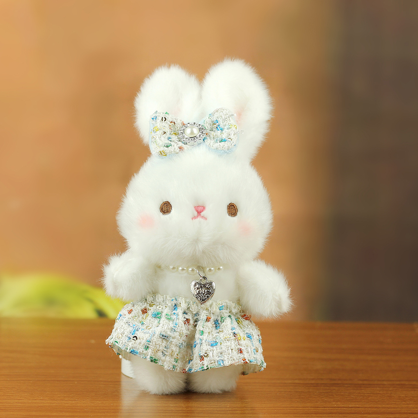 Móc khóa bông Thỏ mặc quần áo (20cm)