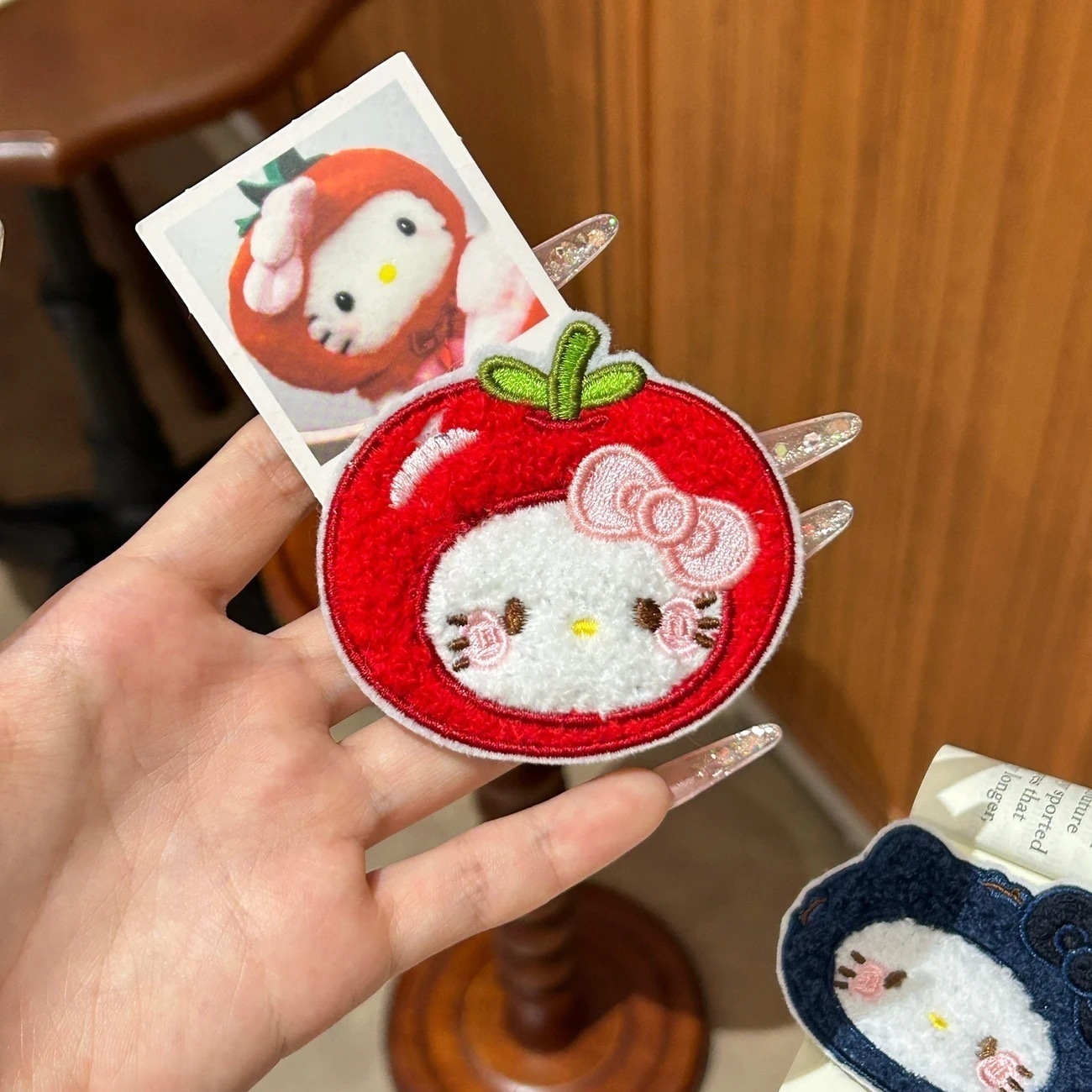 Miếng dán mái Hello Kitty cosplay trái cây (1c)