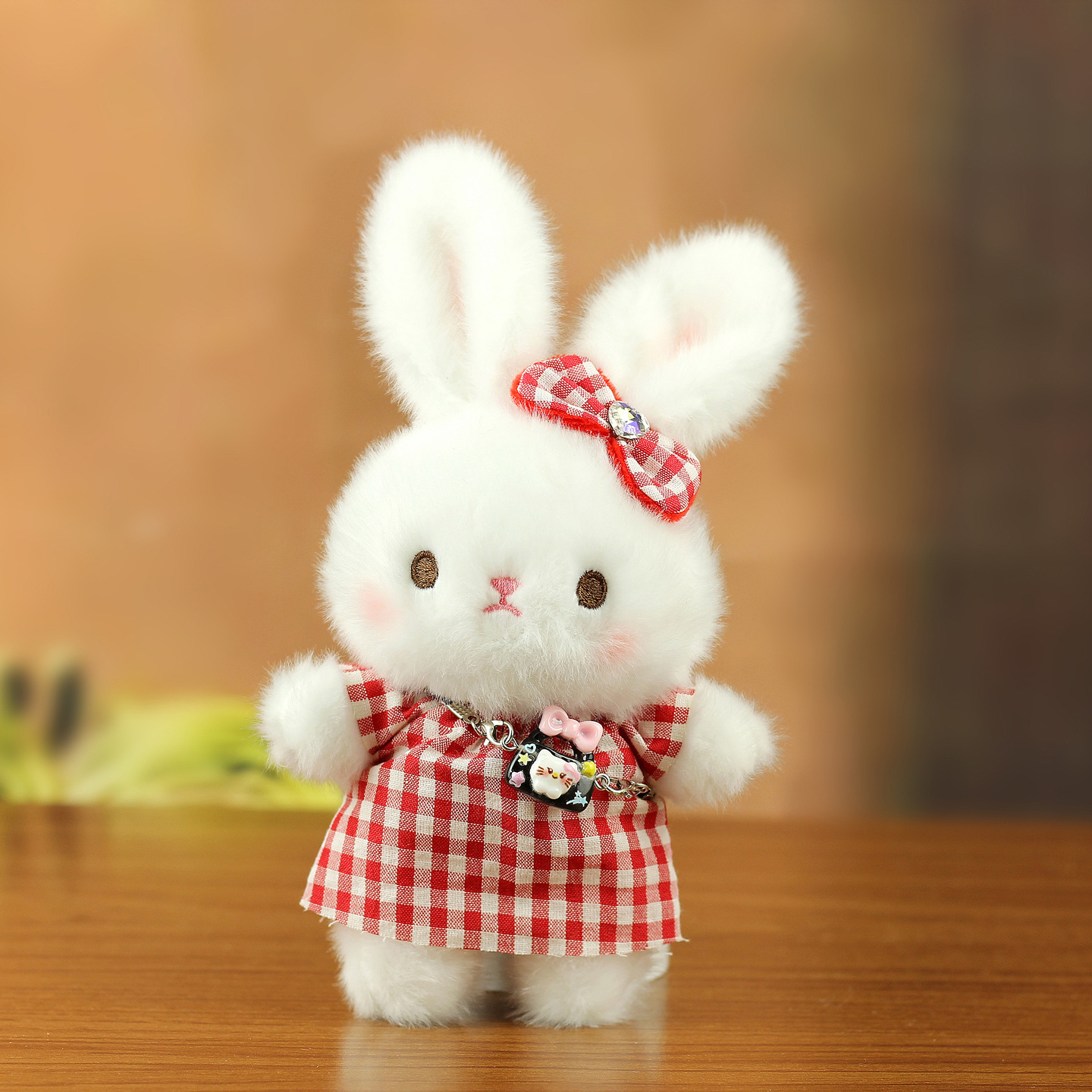 Móc khóa bông Thỏ mặc quần áo (20cm)