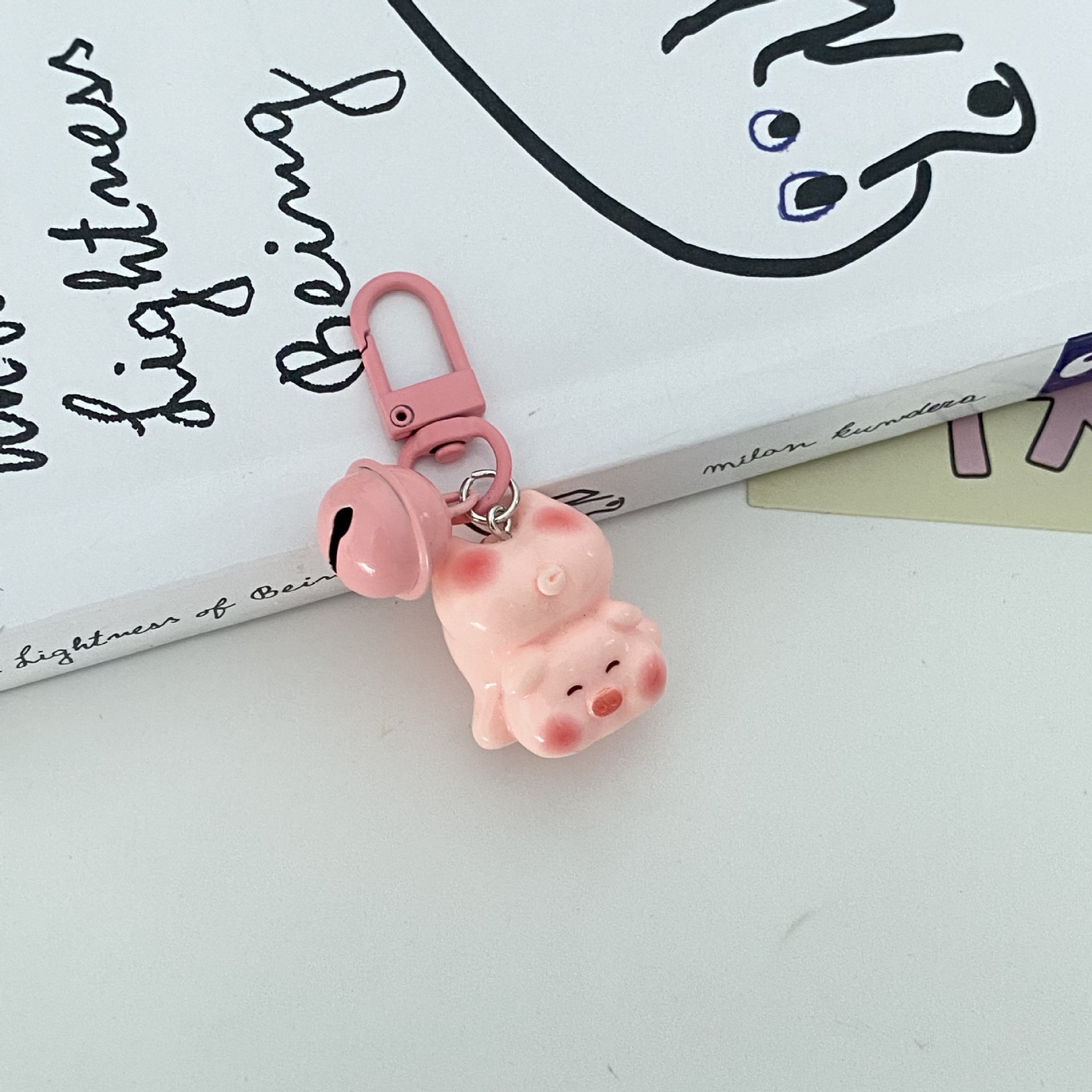 Móc đa năng Heo hồng kèm chuông