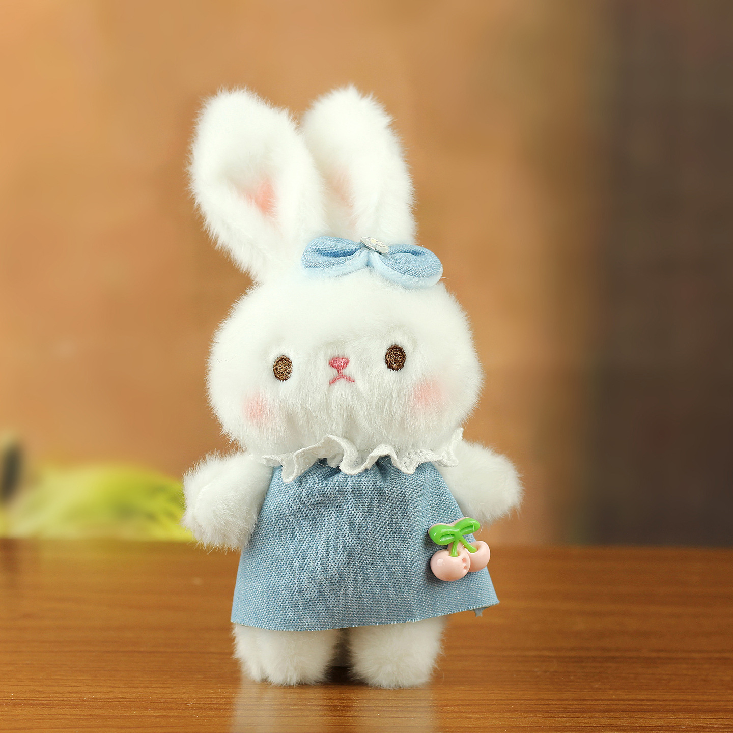 Móc khóa bông Thỏ mặc quần áo (20cm)