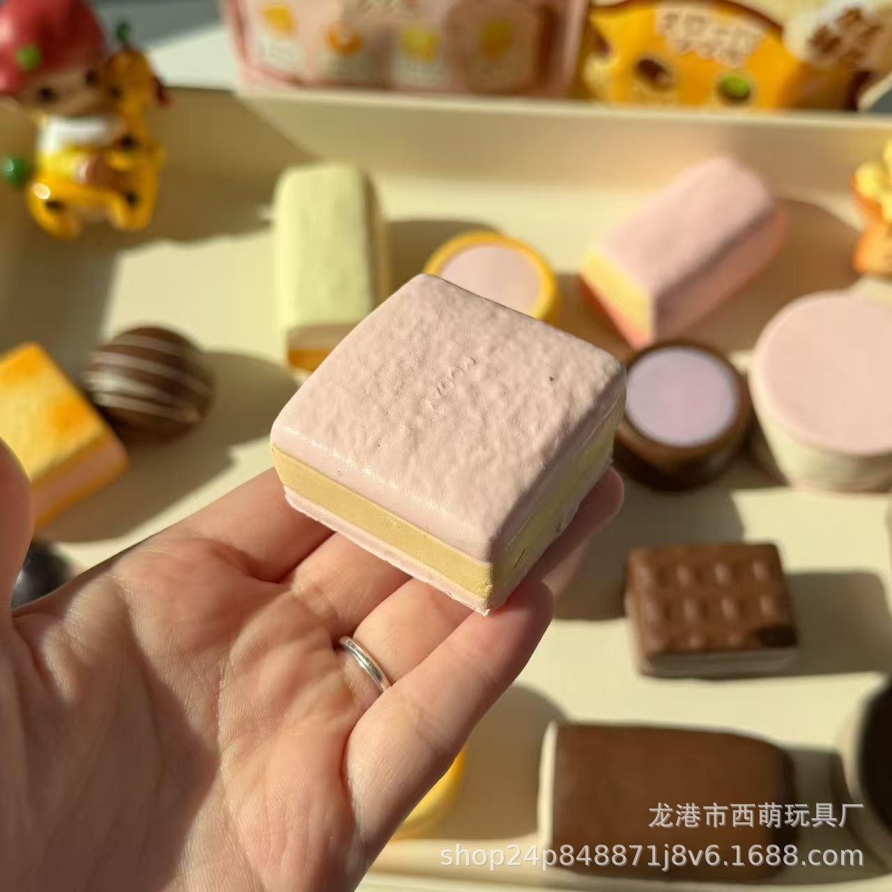 Squishy Bánh kẹp kem