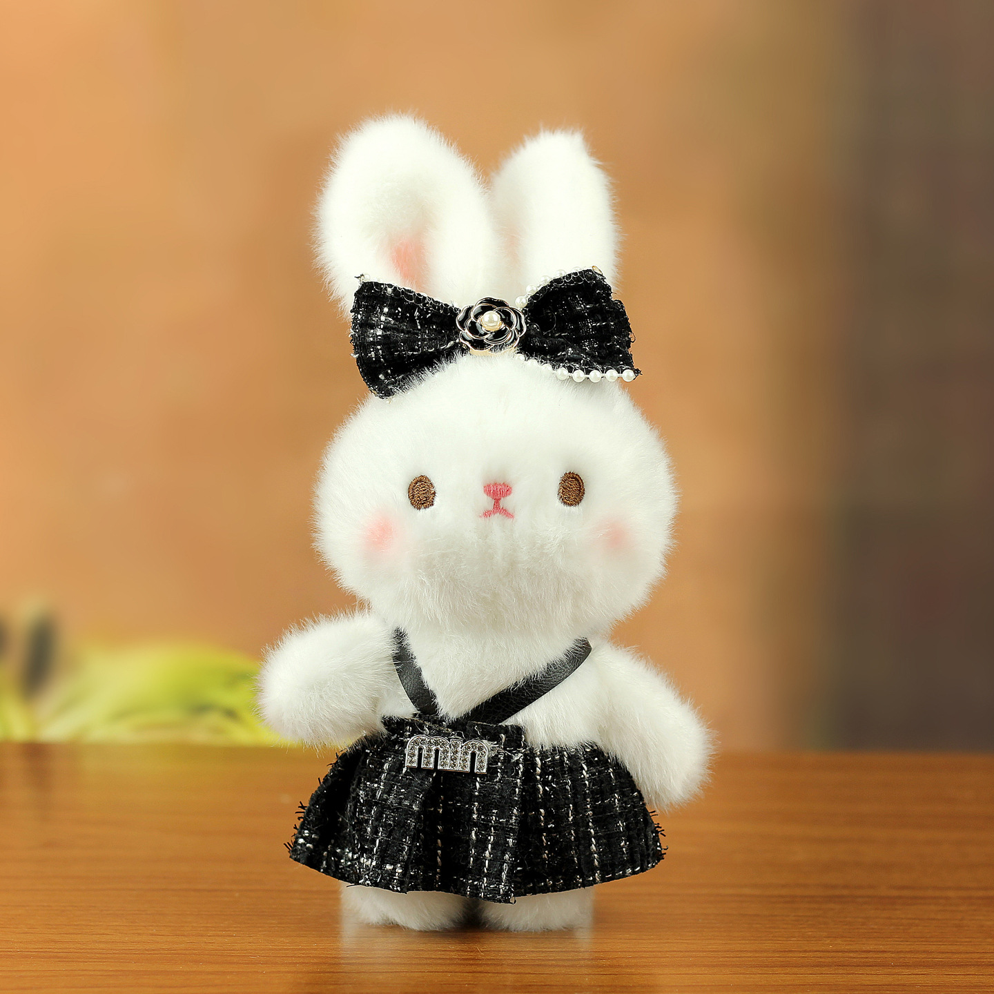 Móc khóa bông Thỏ mặc quần áo (20cm)