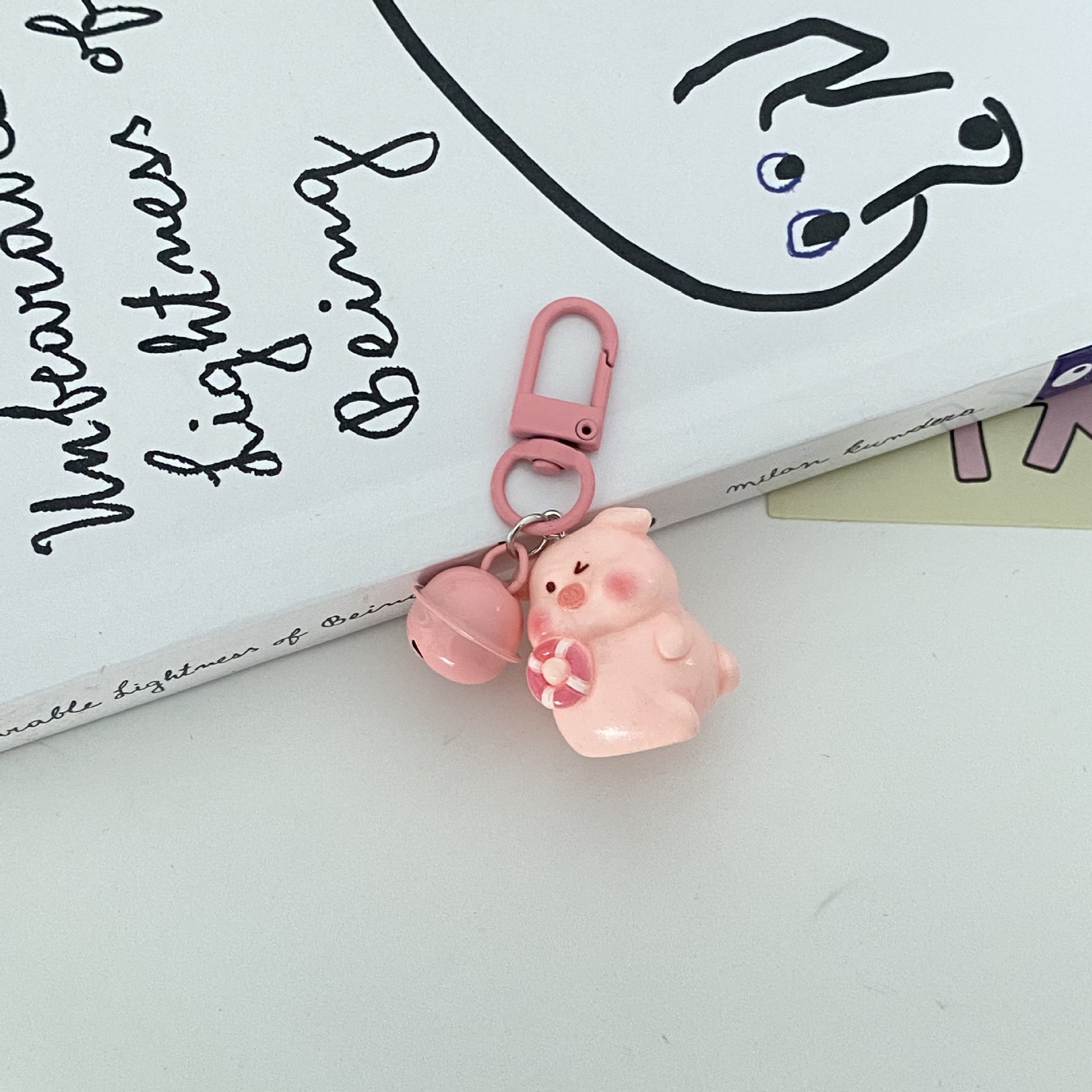 Móc đa năng Heo hồng kèm chuông