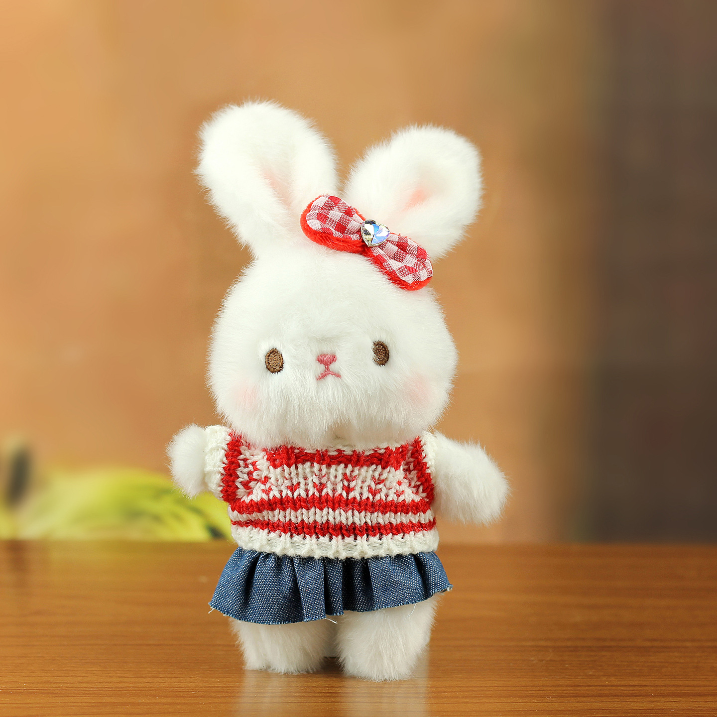 Móc khóa bông Thỏ mặc quần áo (20cm)