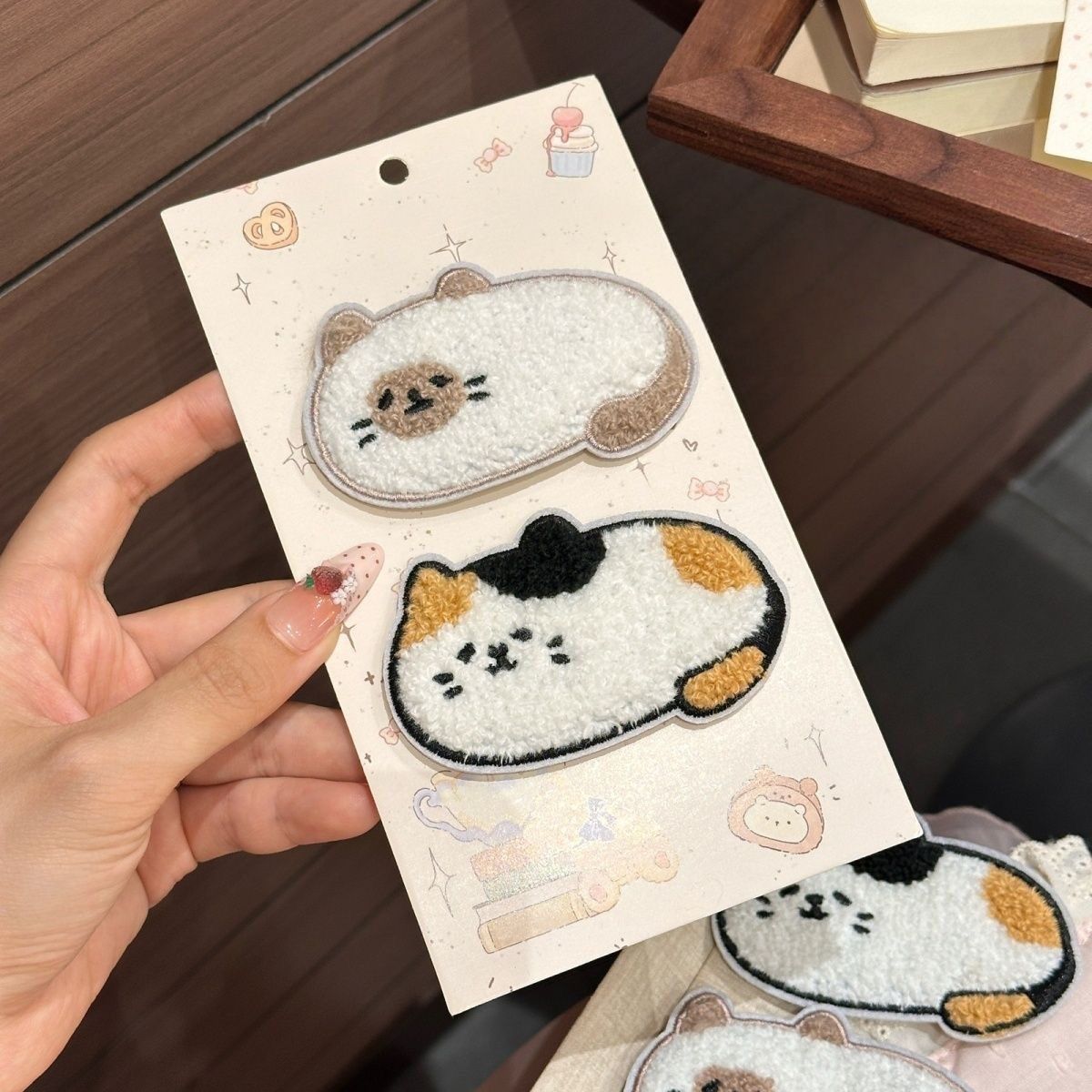 Miếng dán mái Mèo nằm (1c)