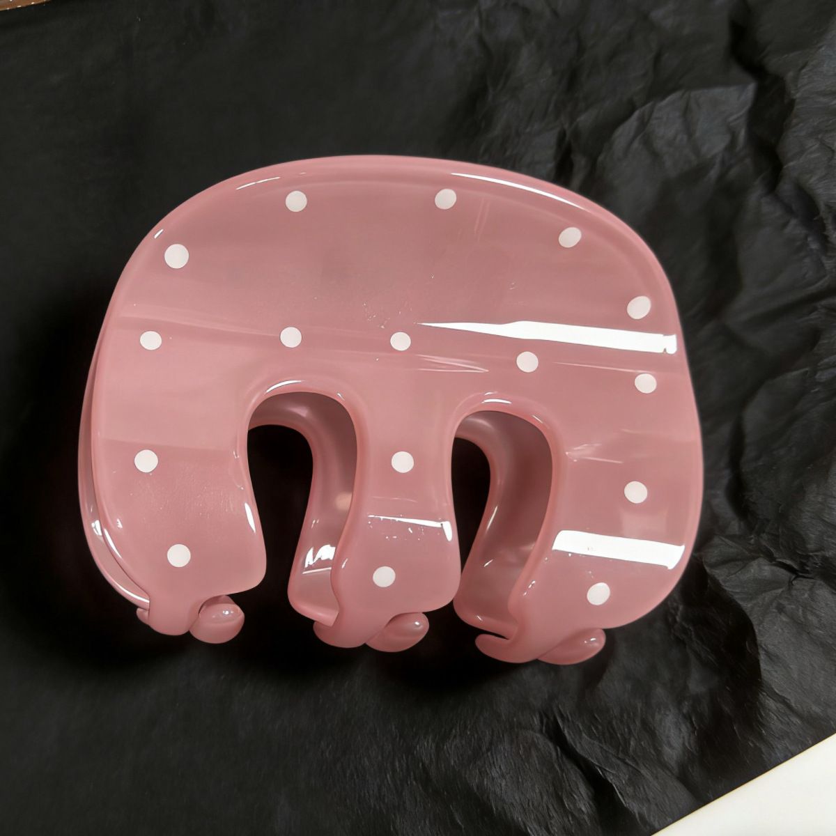 Kẹp càng cua chấm bi chữ M (8cm)