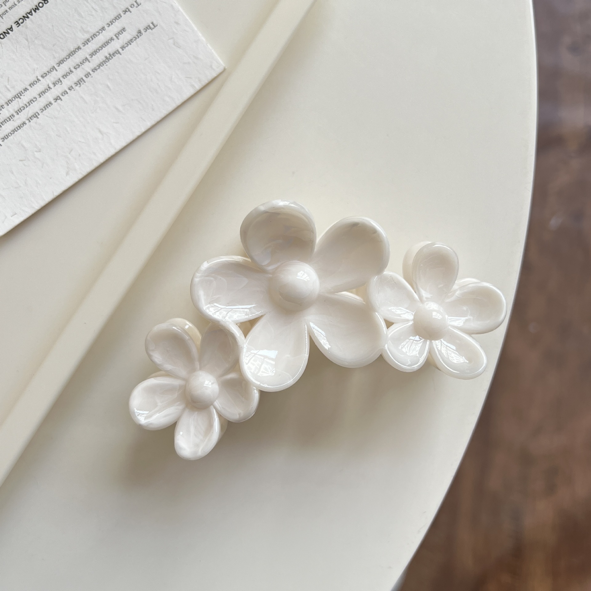 Kẹp càng cua hoa sứ 3 hoa marble (11cm)