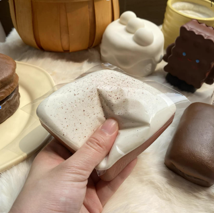 Squishy Moozy bánh mì nướng phủ kem (9cm)