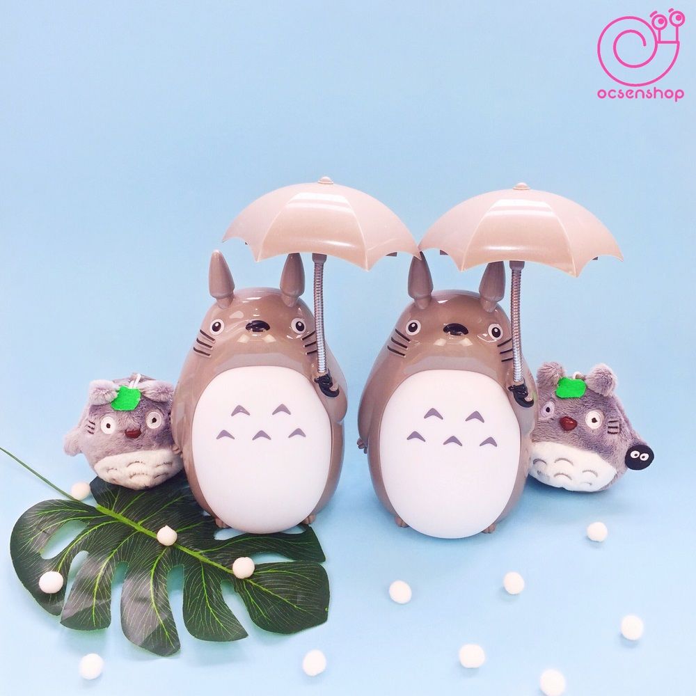 Den ngu Totoro cam o