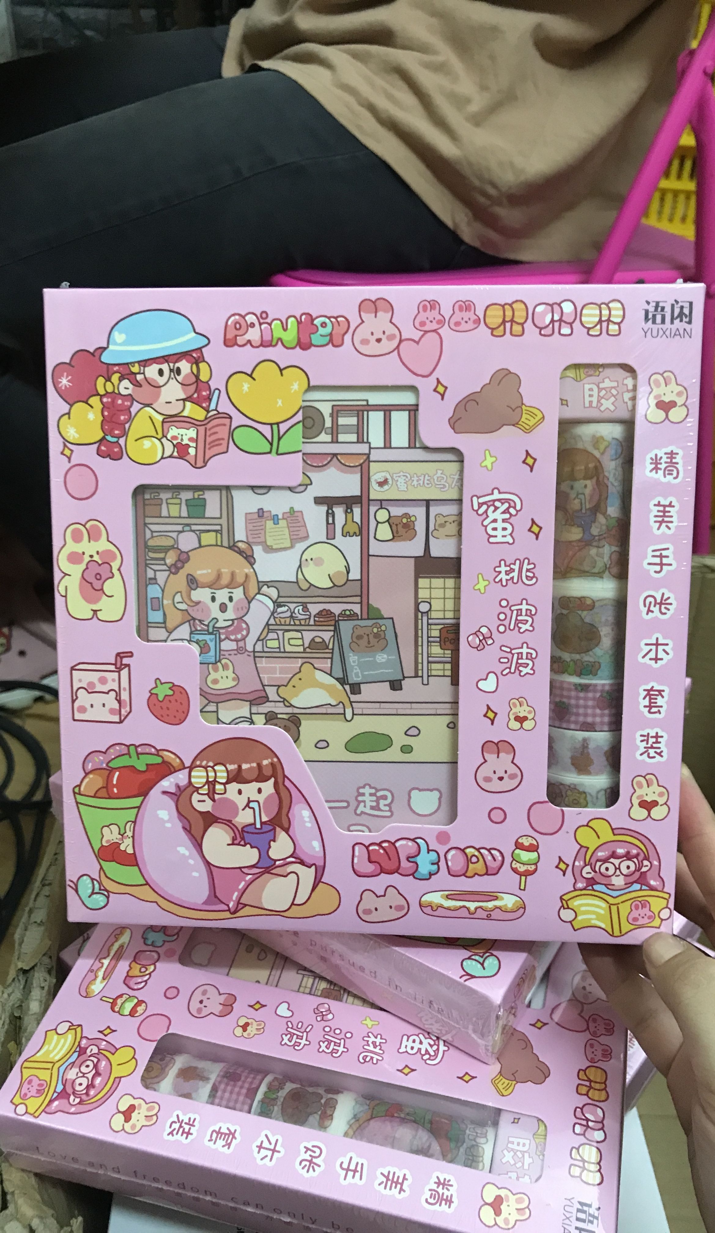Box vở kèm phụ kiện Cô gái mái bằng