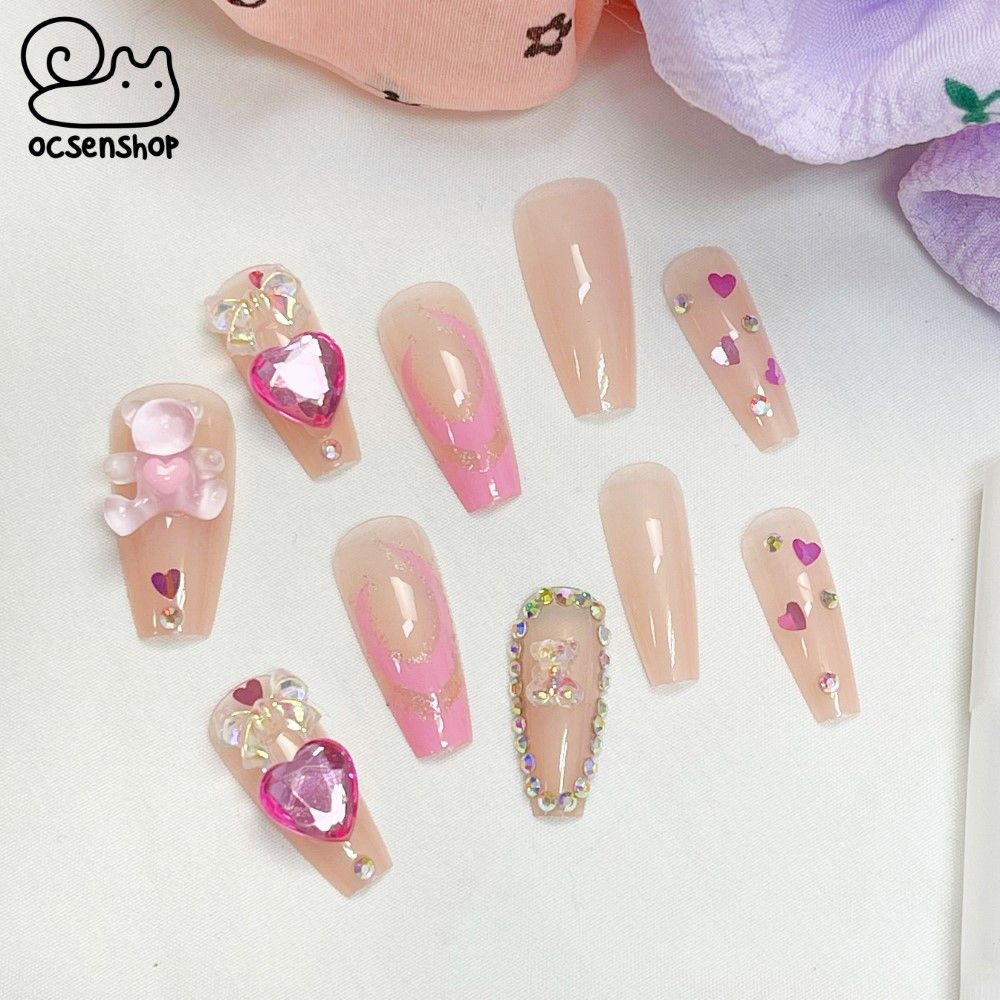 Nail giả