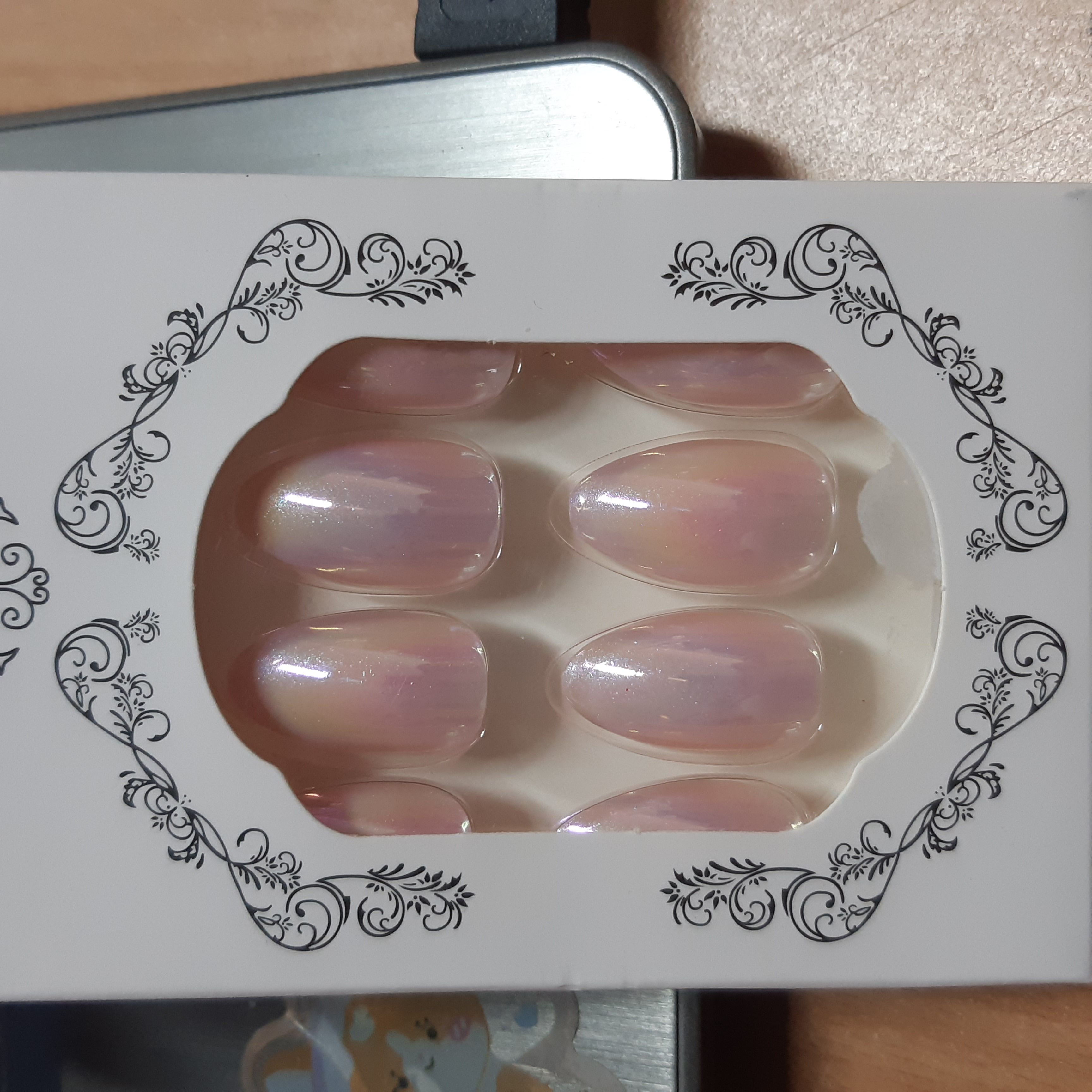 Nail giả