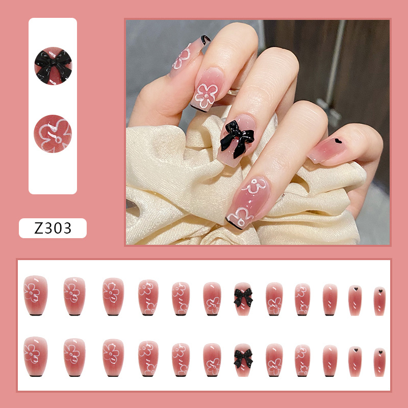 Nail giả