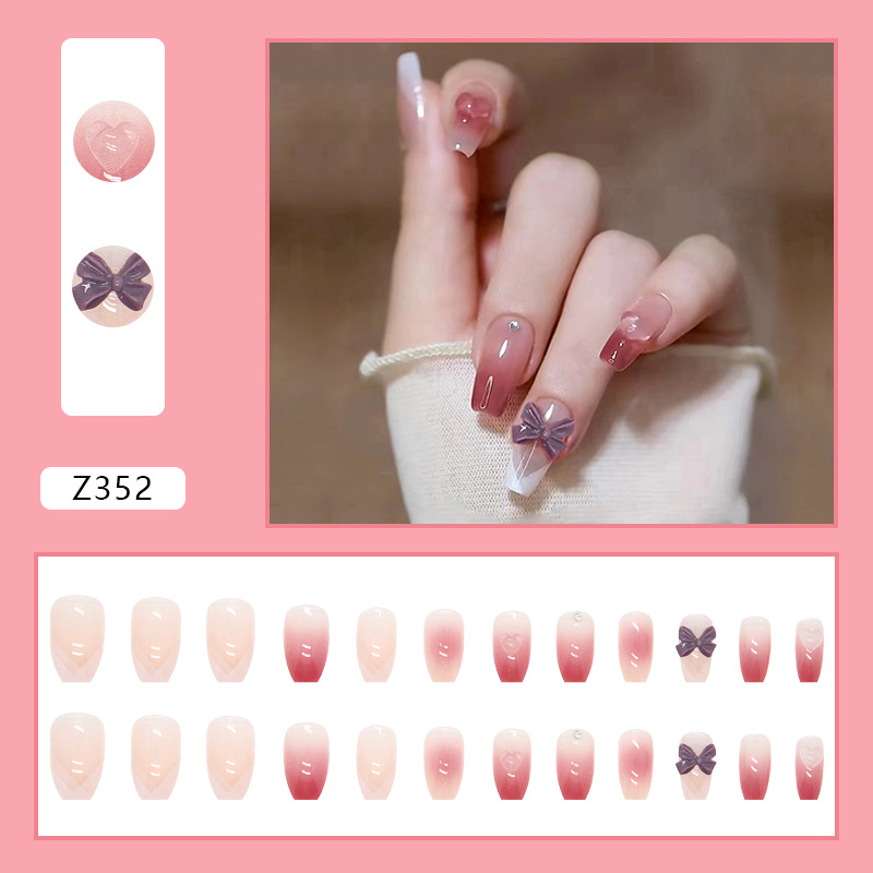 Nail giả