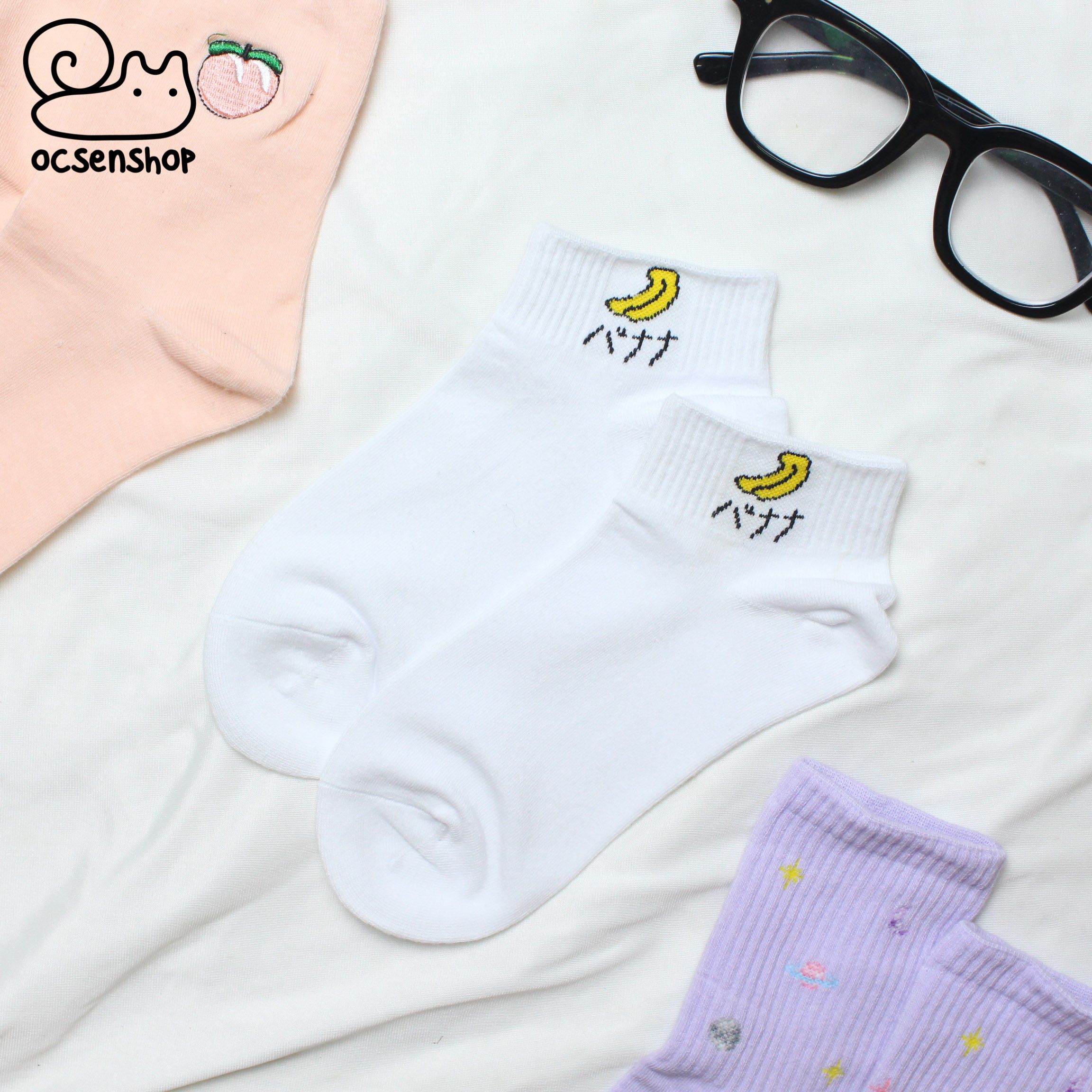 Tất ngắn cổ trái cây nền trắng