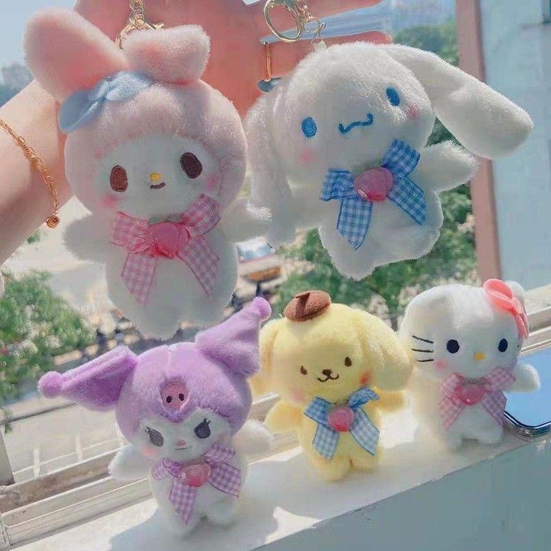 Móc khóa bông Sanrio nơ kẻ