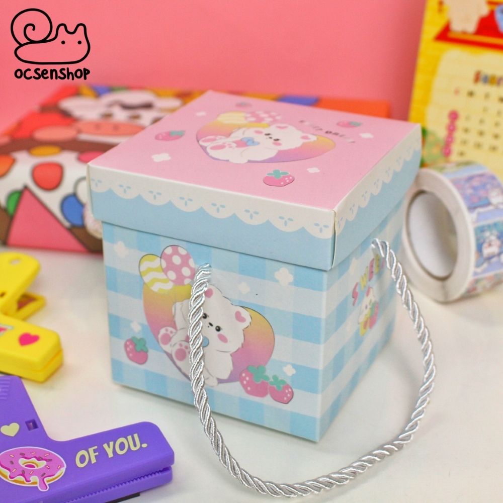 Hộp quà Gấu trắng viền ren (10x10cm)