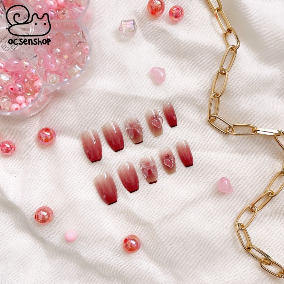 Nail giả