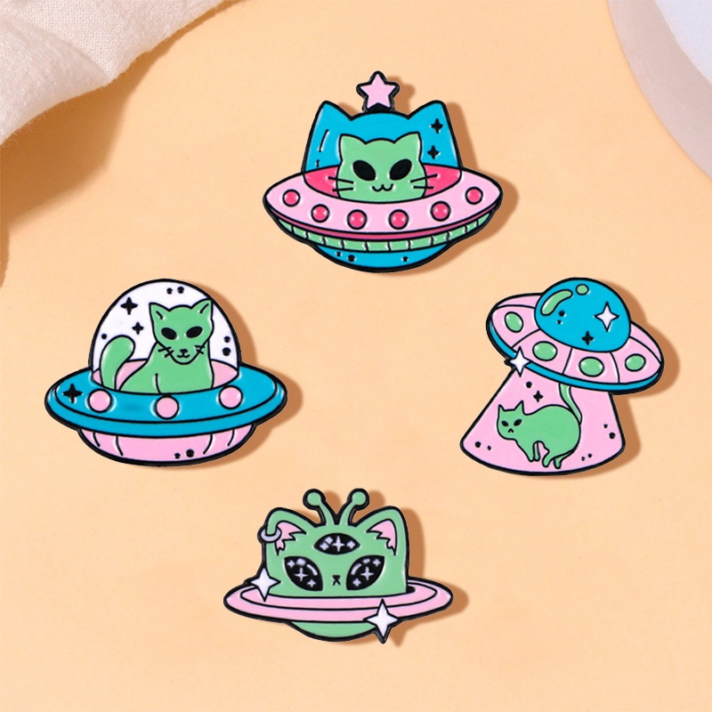 Pin cài áo Mèo alien